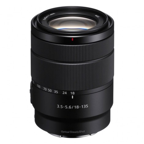 Sony E 18-135mm f/3.5-5.6 OSS