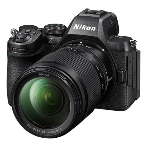 Nikon Z5 II + Z 24-200mm